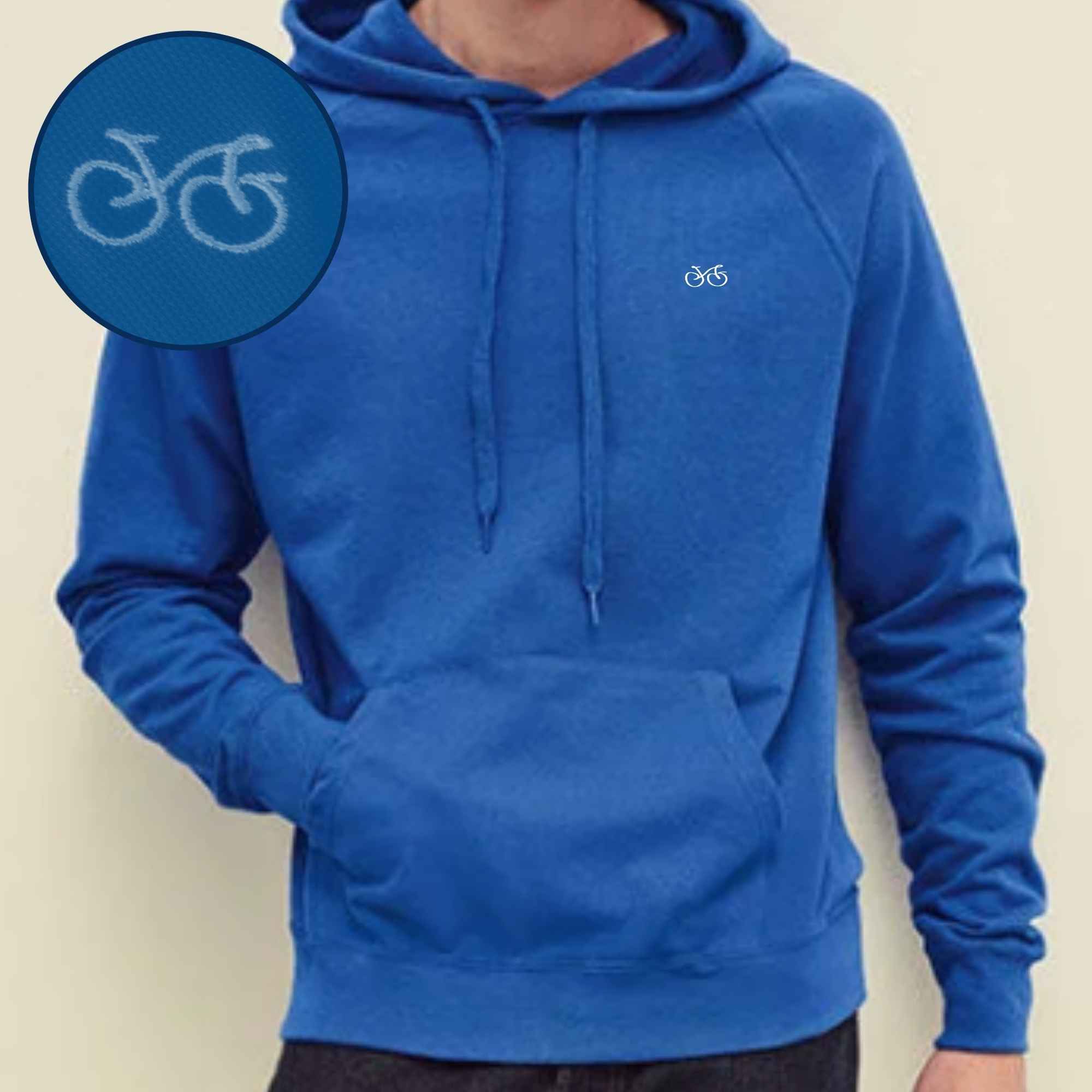 Bestickter Hoodie mit Fahrrad-Motiv auf der Brust in der Farbe Hellblau