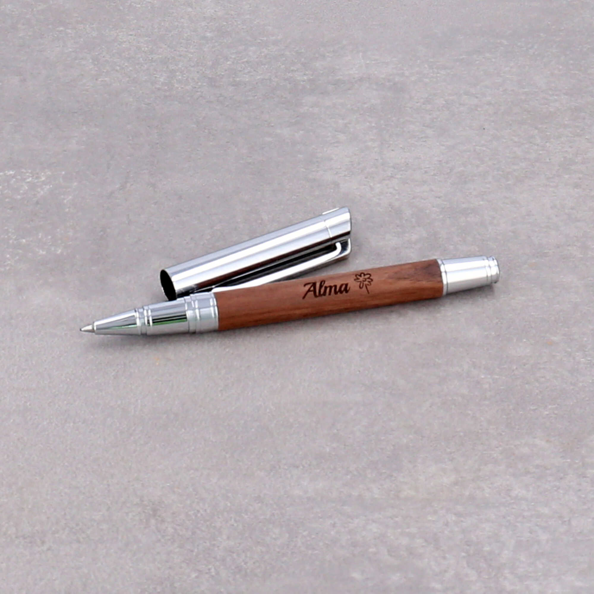 Individuell gravierter Füller Personalisierter Rollerball mit Name und Motiv Gravur