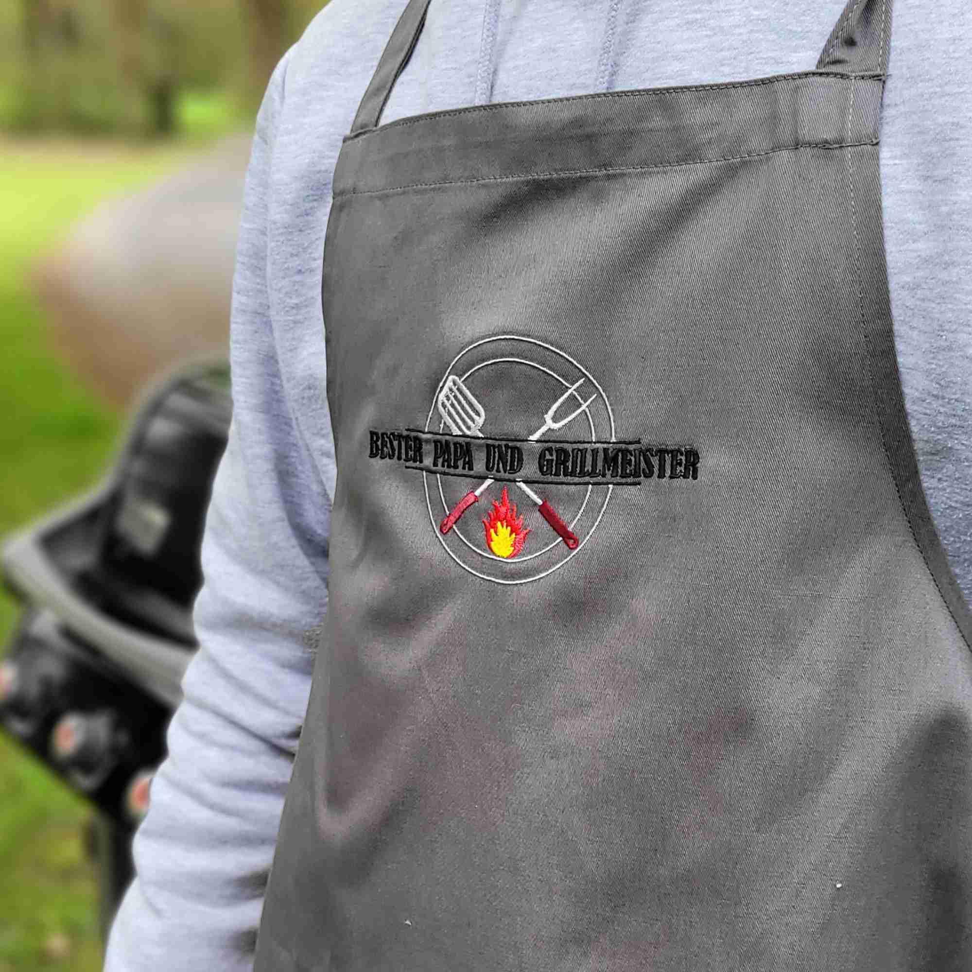 Stick auf Grillschürze mit Namen, Spruch und Motiv personalisiert auf Wunsch