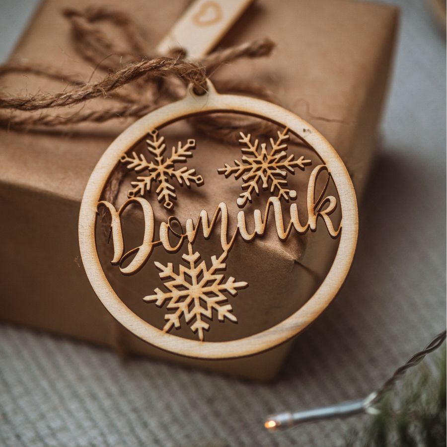 Personalisierte Christbaumkugel Baumanhänger Geschenkanhänger aus Holz Personalisierte Christbaumkugel Baumanhänger Geschenkanhänger aus Holz