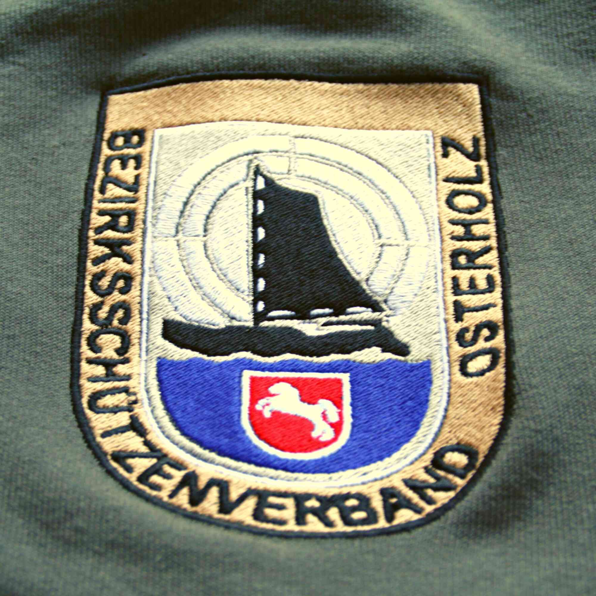 Besticktes Logo Sweater Bezirksschützenverband