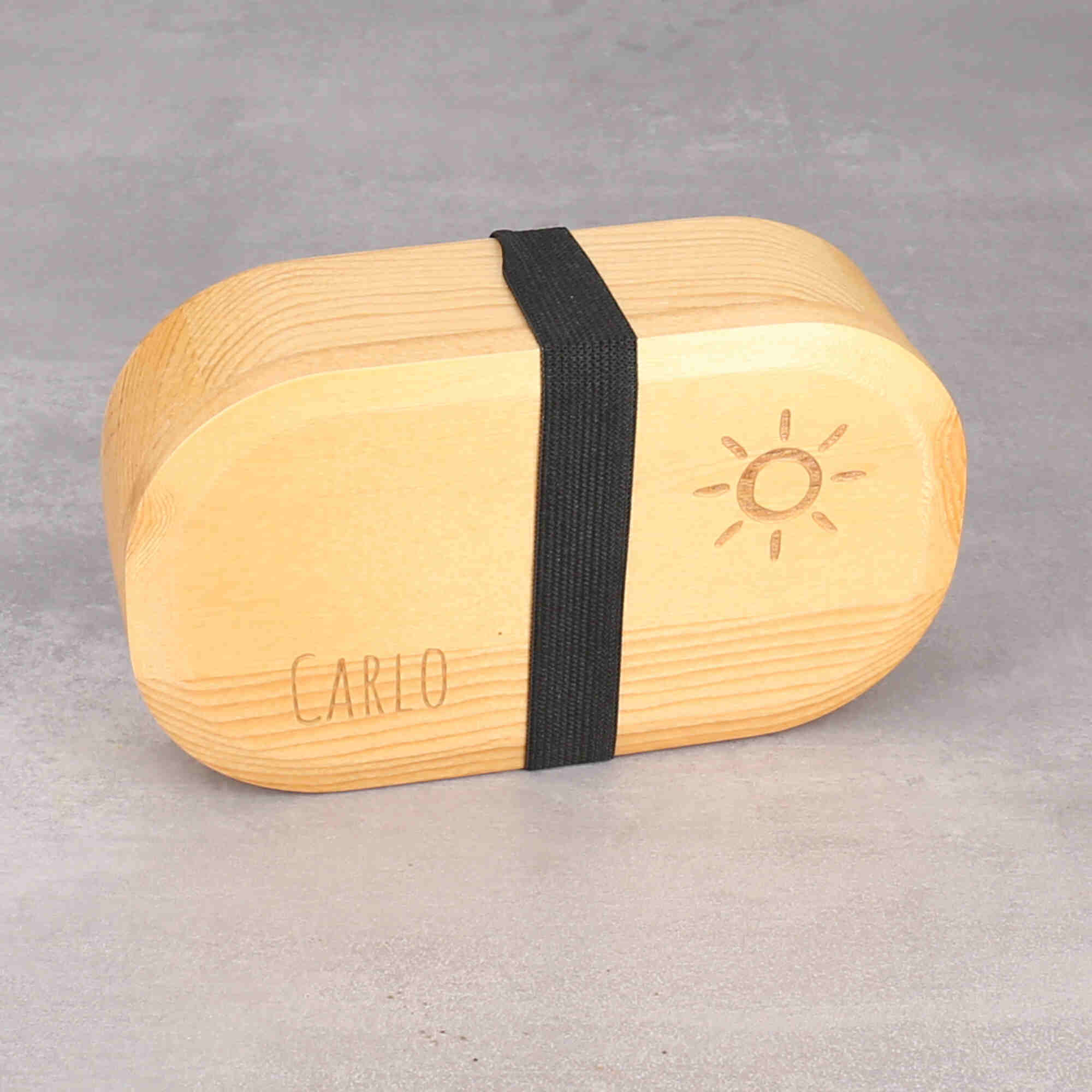 Lunchbox aus Holz mit Sonne und Namen graviert