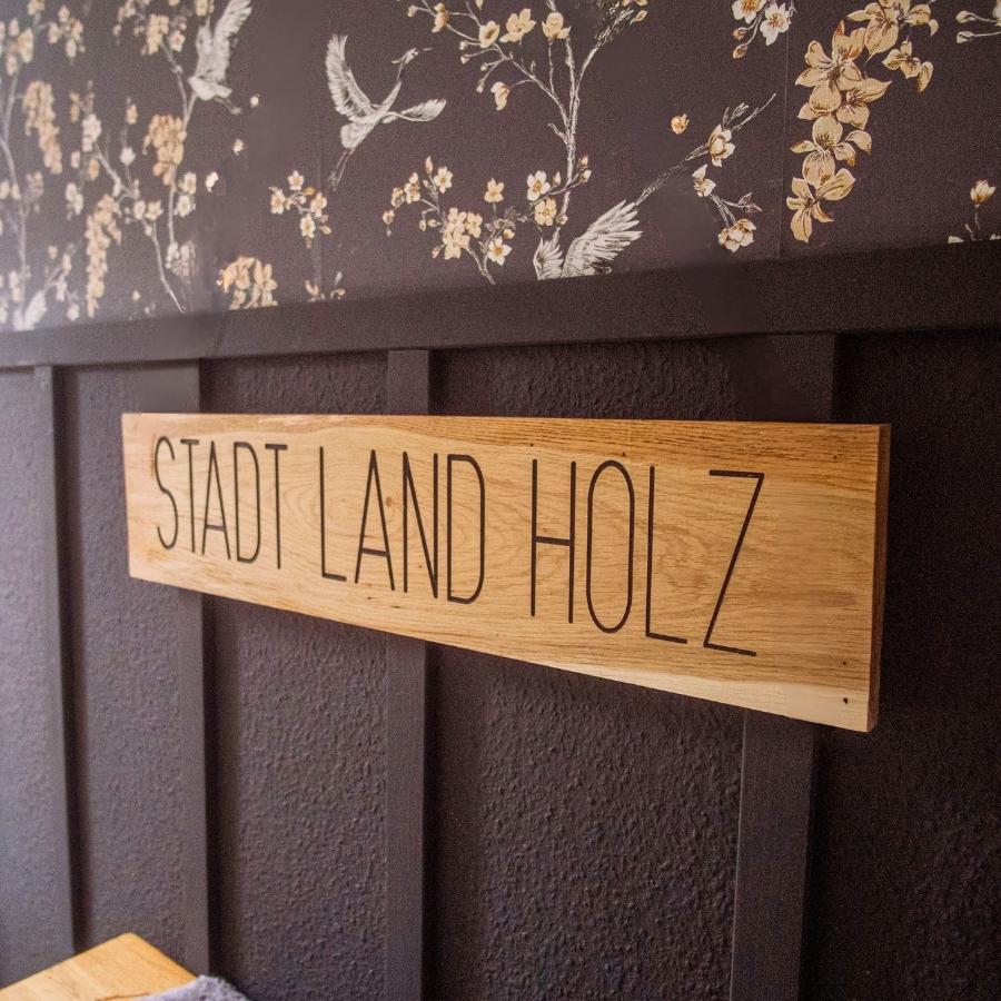 Zahl, Symbol, Text, Holz, Gebeiztes Holz