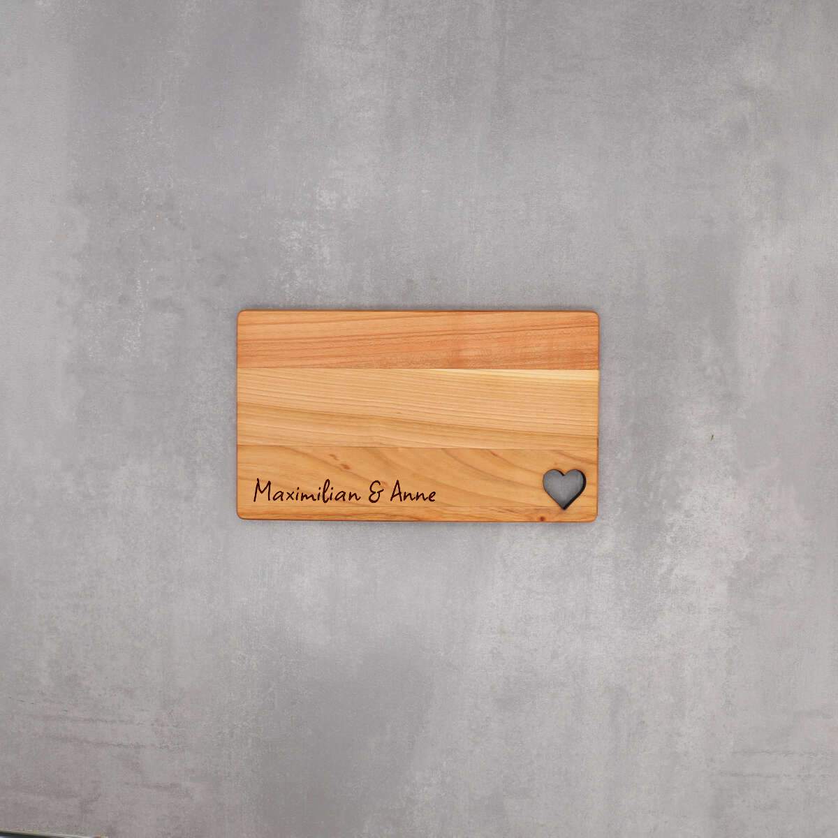 Frühstücksbrett Kirsche 26x15 cm "Herz-Ausschnitt" - Textgravur