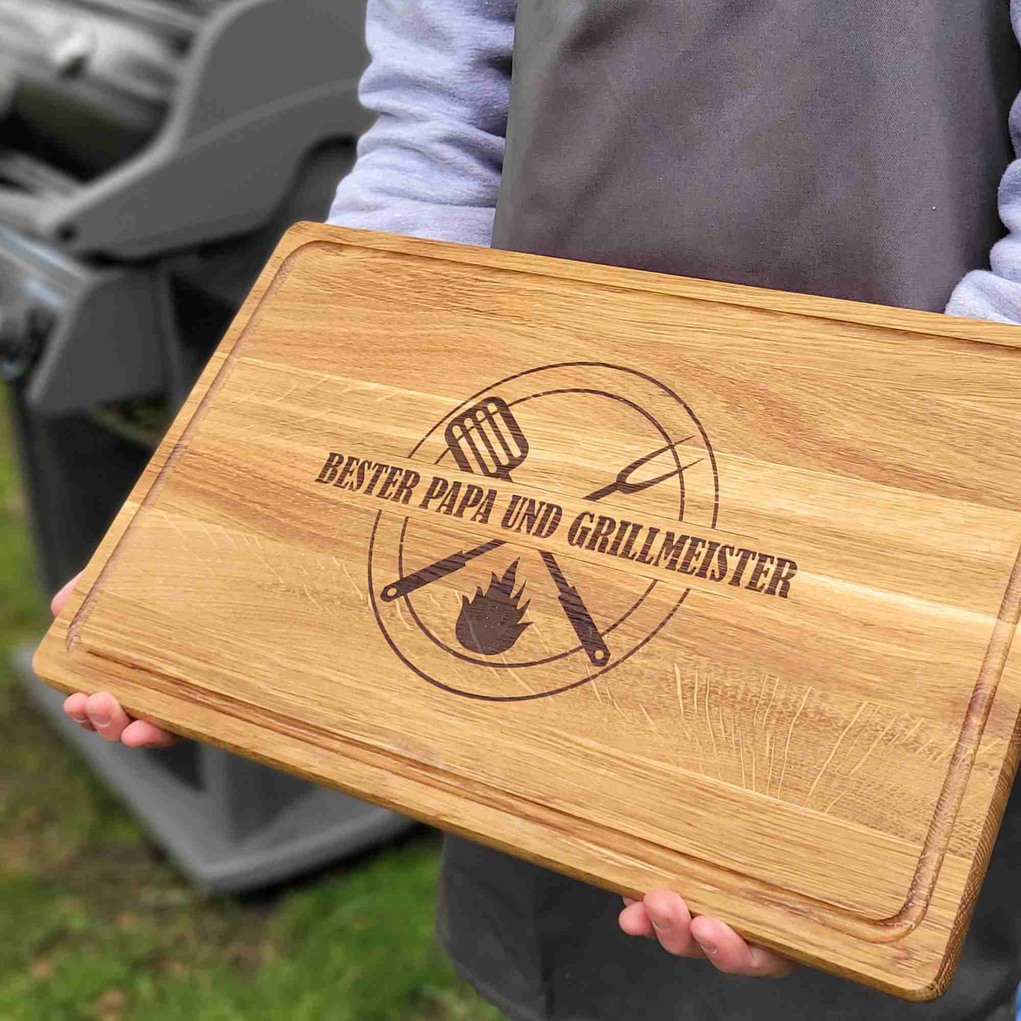 Grillmeister Schneidebrett Schneidebrett mit Grillmeister Motiv zum Grillen für Papa zum Vatertag oder Geburtstag