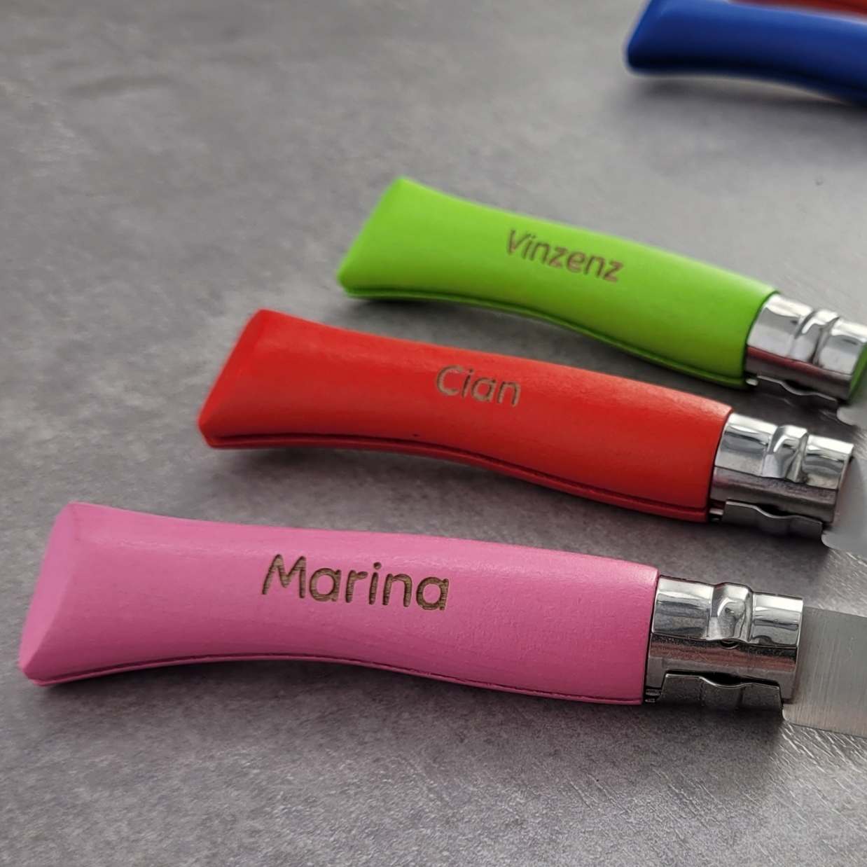 Kindertaschenmesser Opinel mit Wunschnamen in verschiedenen Farben
