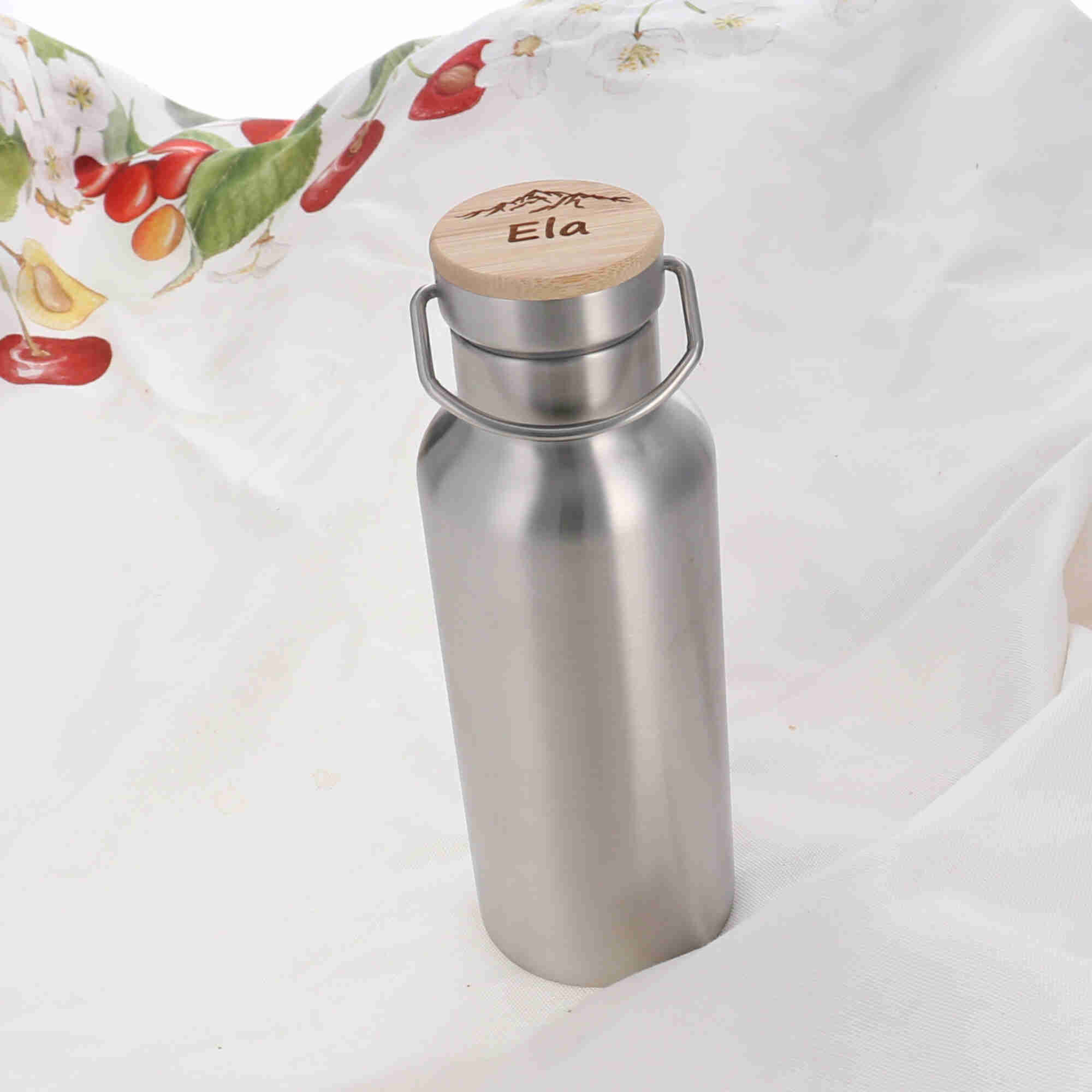 Personalisierte Edelstahlflasche groß Große Edelstahl Flaschen mit Bambus Deckel graviert mit Namen und Motiv, nachhaltig, recyclebar, Giftstoff frei und rostfrei