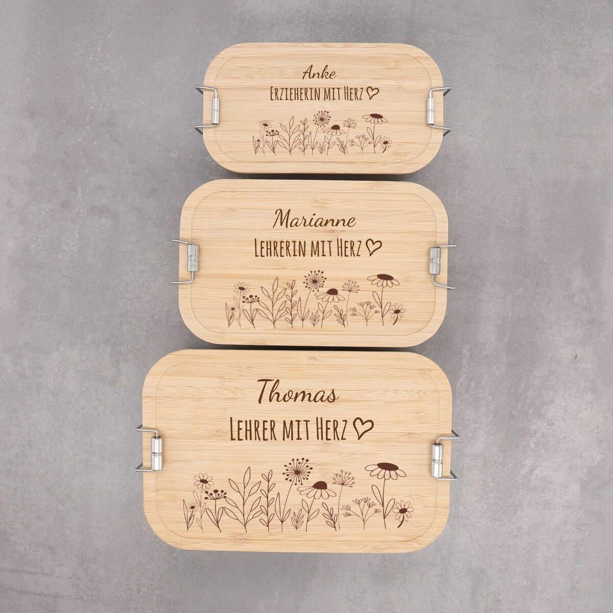 Personalisierte Lunchbox "Blumenwiese – Erzieherin mit Herz" aus Edelstahl mit Bambusdeckel – Festes Design (Personalisierbar)