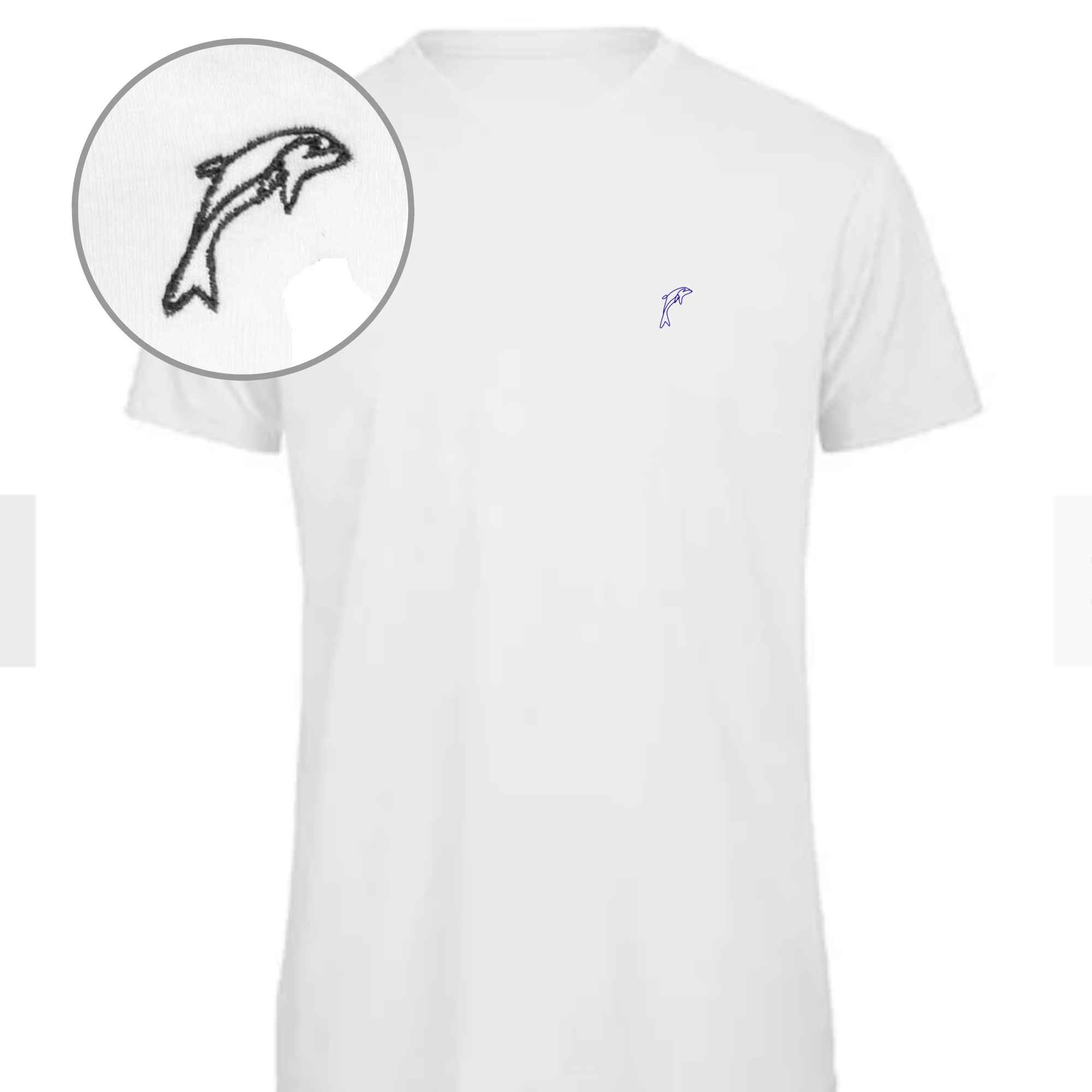 T-shirt in edlem Weiß mit Delphin bestickt auf der Brust für den Urlaub