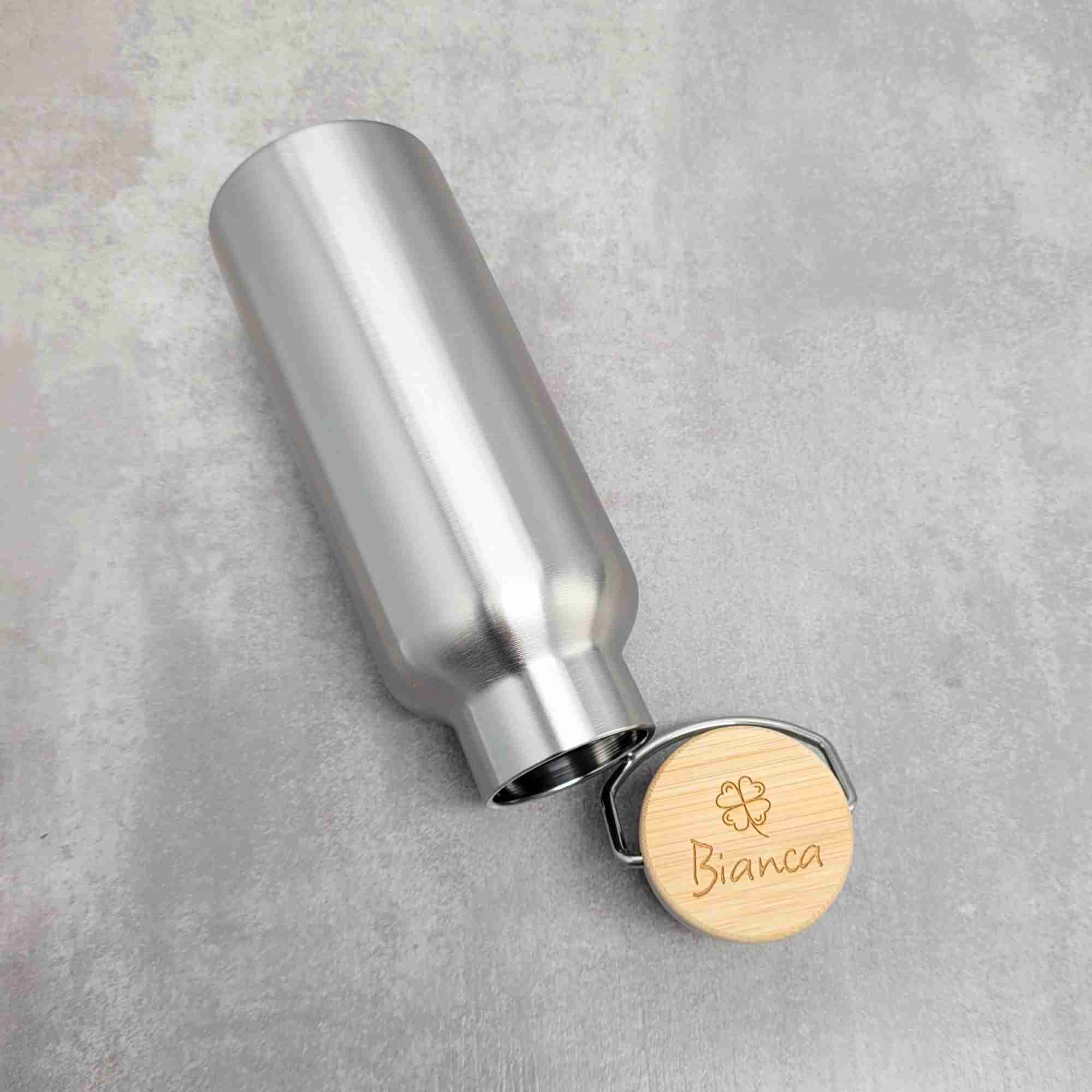 Trinkflasche personalisiert Trinkflasche aus Edelstahl mit Holzdeckel und individueller Gravur