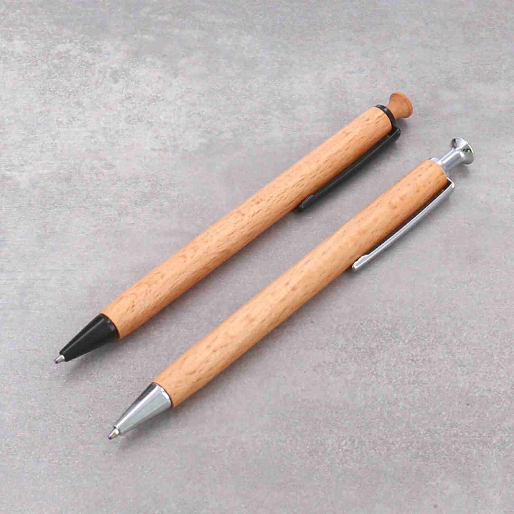 Personalisierte Kugelschreiber in Silber oder Schwarz und Holz