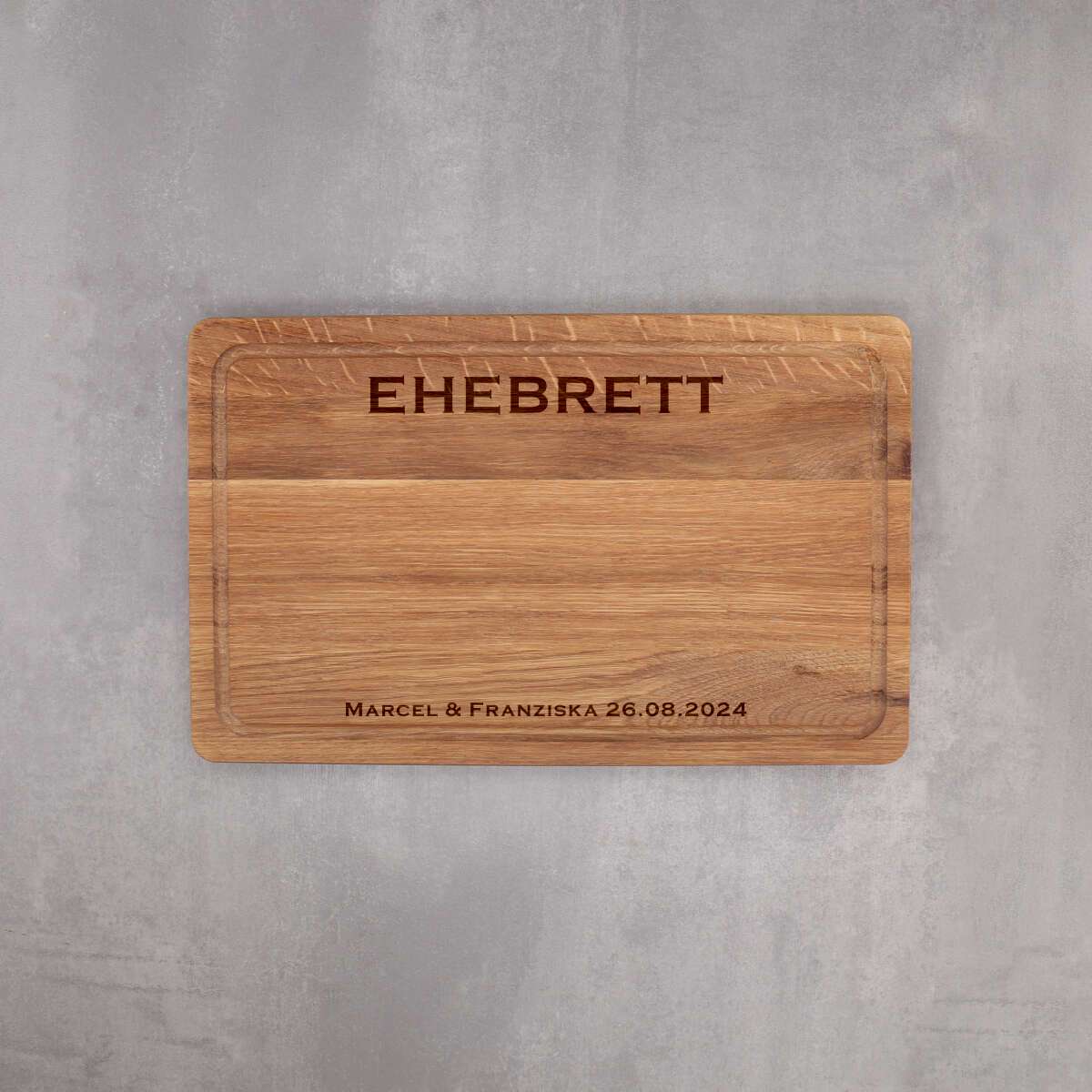 Schneidebrett Eiche mit Saftrinne 40x25x2 cm "Ehebrett" - Festes Design (Personalisierbar)